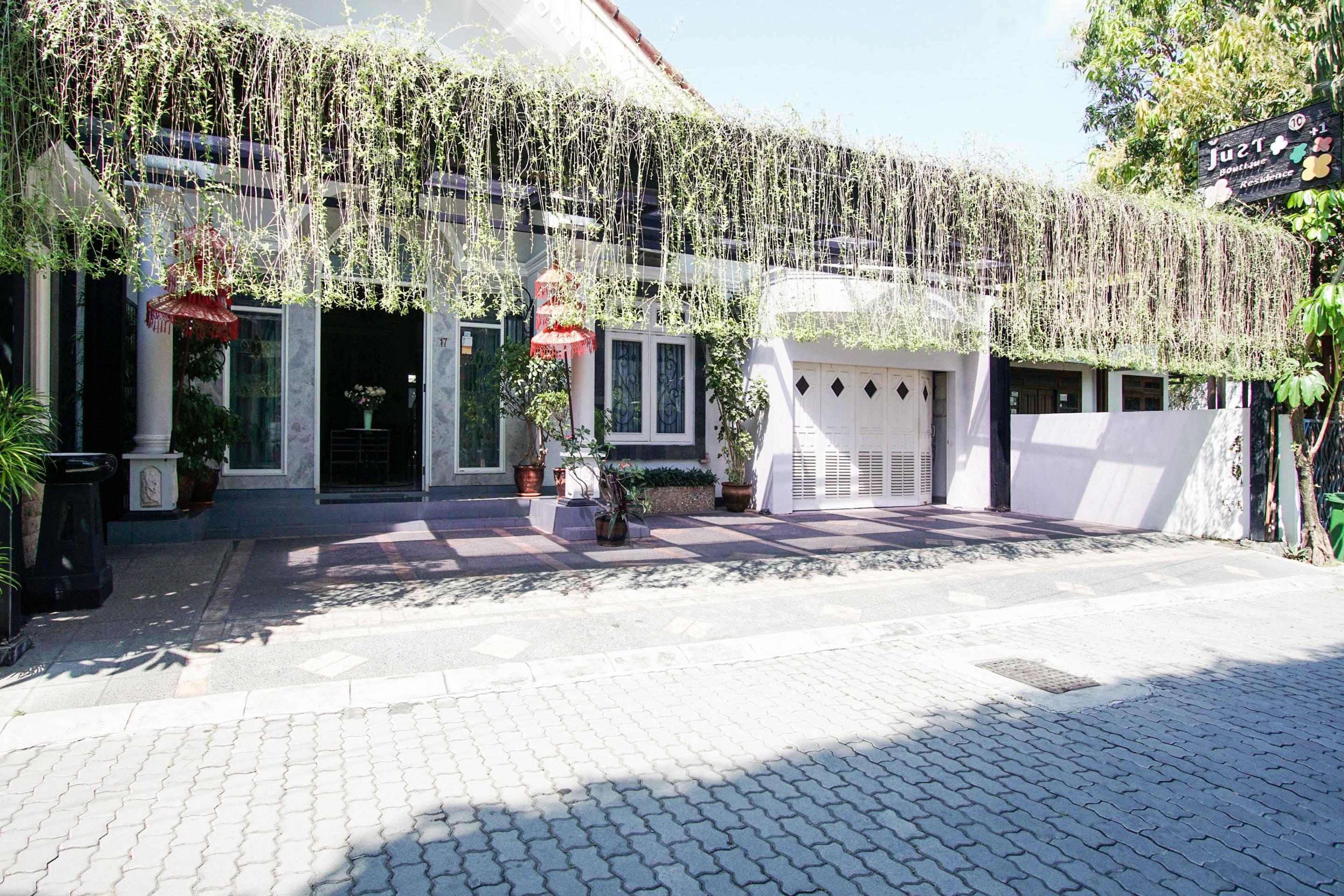 Just 11 Boutique Syariah Mitra Reddoorz Near Ugm Yogyakarta Otel Kejayan Dış mekan fotoğraf