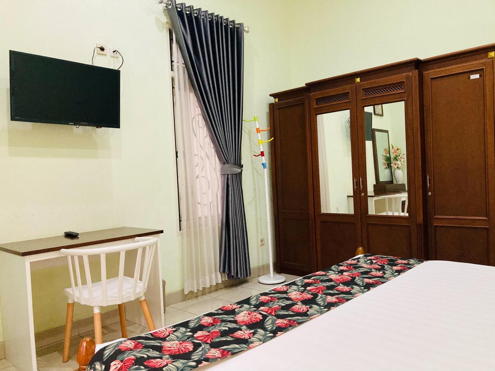 Just 11 Boutique Syariah Mitra Reddoorz Near Ugm Yogyakarta Otel Kejayan Dış mekan fotoğraf